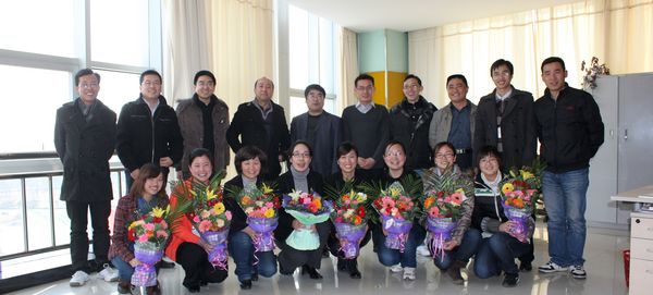 為女員工慶祝三八國際婦女節